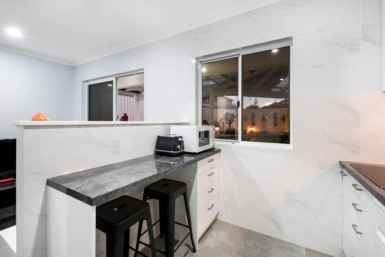 12 Streeton Promenade Apartment Perth Bagian luar foto